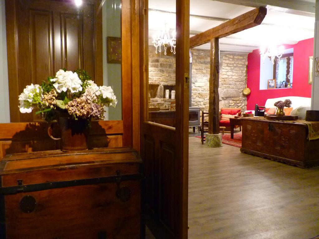 Kapel Etxea Hotel Urzainqui Ngoại thất bức ảnh