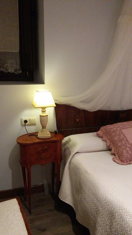 Kapel Etxea Hotel Urzainqui Ngoại thất bức ảnh